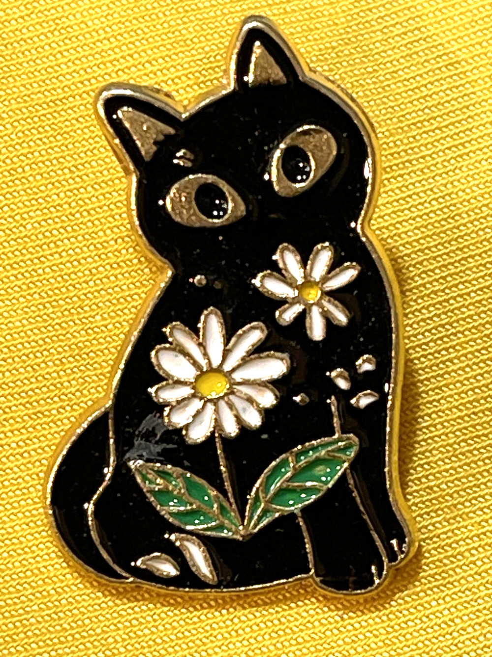 NWOT Black Cat Brooch Lapel Pin Enamel Daisy Flower Gold Toned Animal Pin
